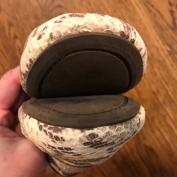 EUC Chic Faux Snakeskin Loafers GAP Sz. 7 - Picture 5 of 6